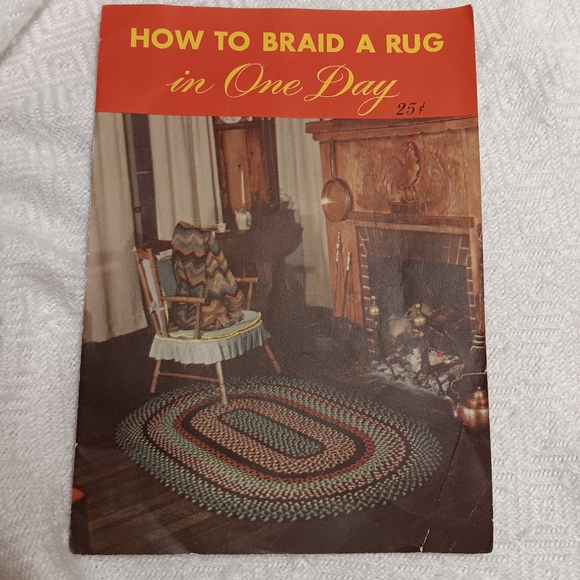 How To Braid A Rug in One Day Booklet - Picture 1 of 6